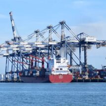 Exportações caíram 4% nos últimos três meses, enquanto que as importações de produtos americanos aumentaram 11% no ano. Imagem referente a matéria