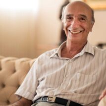 A bondade, quando vivida, transforma destinos: o legado de Nelson Dequech mostra que acreditar no impossível pode edificar milagres. Imagem referente a matéria