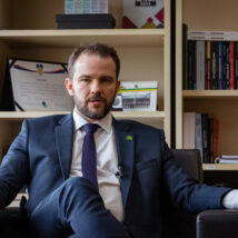 Dario Durigan afirmou que o governo Lula vai acionar o STF caso as “pautas-bomba” avancem no Congresso. Imagem referente a matéria