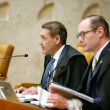 STF libera candidaturas a ‘3º mandato’ em casos de decisão judicial Ministro do STF Nunes Marques, relator do Recurso Extraordinário sobre 'terceiro mandato'.