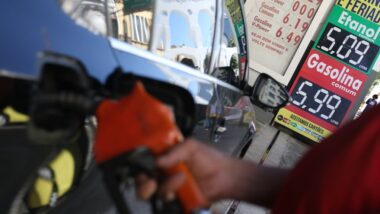 Ação de órgãos de SP e a Receita Federal cumpre 190 mandados de busca e apreensão e bloqueios em 5 estados e no DF. Imagem referente a matéria