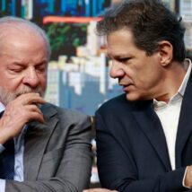 O presidente Lula e o ministro da Fazenda, Fernando Haddad: déficit primário passou de R$ 100 bilhões em nove meses. Imagem referente a matéria