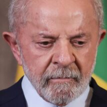 Presidente Lula já disse que traficantes são vítimas dos usuários e que operação no Rio foi desastrosa. Pesquisas indicam que ambas as falas sofreram alta rejeição popular. Imagem referente a matéria