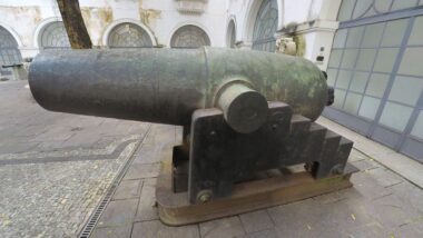 O canhão El Cristiano, capturado pelo Brasil na Guerra do Paraguai, exposto no pátio do Museu Histórico Nacional (MHN), no Rio de Janeiro; peça é alvo de disputa diplomática. Imagem referente a matéria